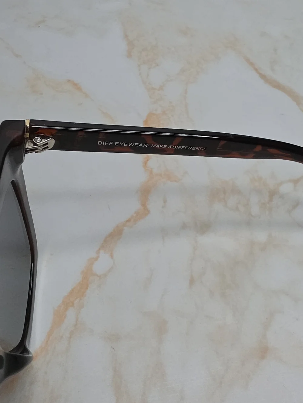 Diff Talia Tortoiseshell Cat-Eye Square Sunglasses with Dark Lenses New